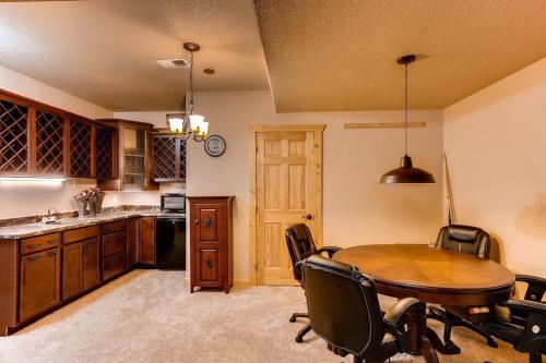 Immaculate & Private Mountain Home With Hot Tub - Sugar Pine Lodge