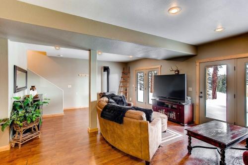 Immaculate & Private Mountain Home With Hot Tub - Sugar Pine Lodge