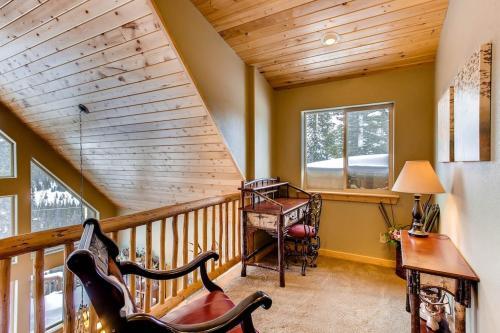 Immaculate & Private Mountain Home With Hot Tub - Sugar Pine Lodge
