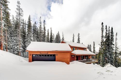Immaculate & Private Mountain Home With Hot Tub - Sugar Pine Lodge