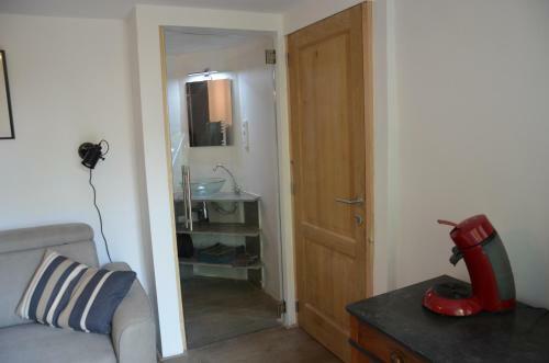 Hostal La Cave Au Chat'pitre / L'�table