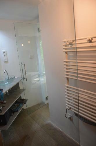 Hostal La Cave Au Chat'pitre / L'�table