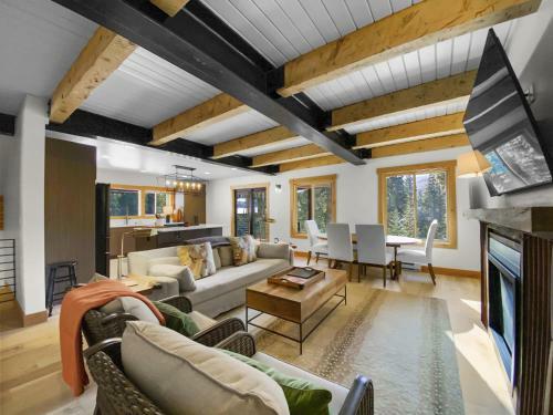 Foxtail Trail Home
