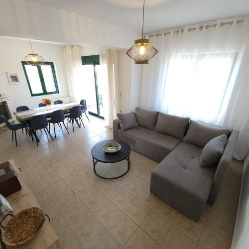 Paradisos Villa - 4-bedroom Villa