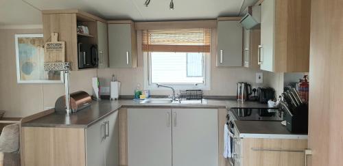 Lakeside Cotswold Holiday Home