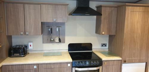 Lakeside Cotswold Holiday Home