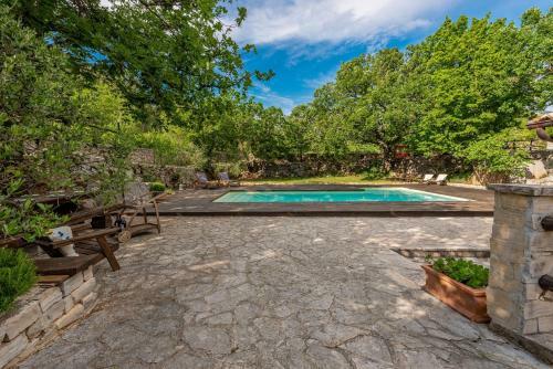 Villa Stone House Magarac