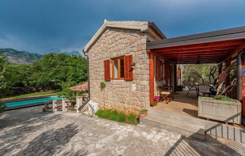 Villa Stone House Magarac