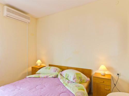 Apartments Srhoj