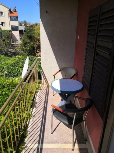 Apartments Srhoj