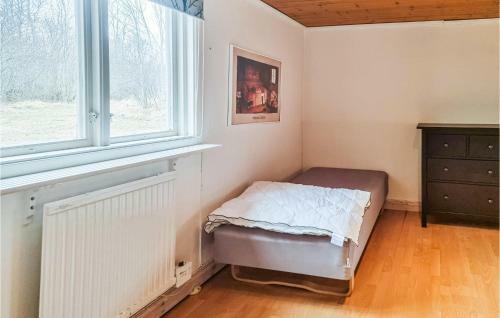 Amazing Home In �desh�g With 2 Bedrooms