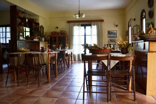 Hostal Xenonas Aloni
