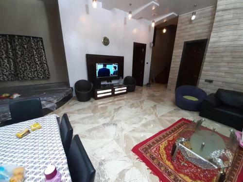 Ad Villas