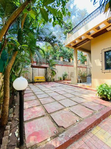 Ad Villas