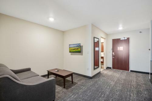 Cobblestone Hotel & Suites - Lamar