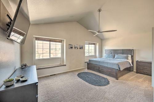 Bright Monument Escape Near Parks And Trails!