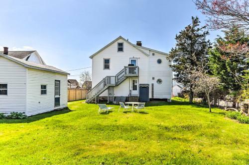 Westbrook Home With Ocean Views - Walk To Beach