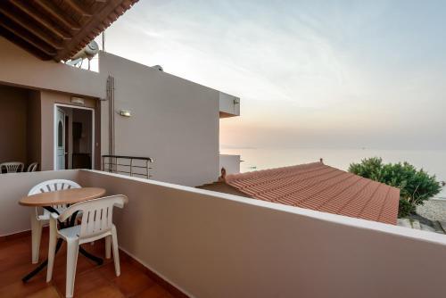 Apartment4 50 Metres From The Sea 'new Listing'