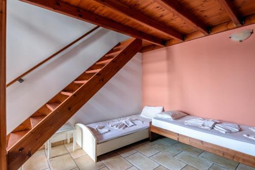Apartment4 50 Metres From The Sea 'new Listing'