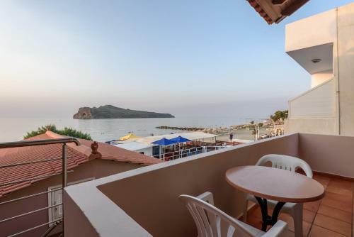 Apartment3 50metres From The Sea 'new Listing'