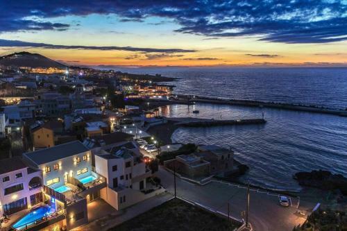 Beachfront Luxury Estate -casa Calma Villas