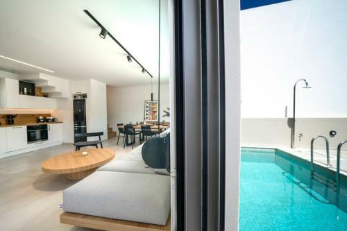 Beachfront Luxury Estate -casa Calma Villas