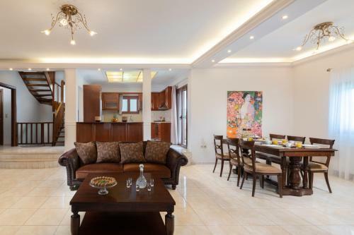 Evelmar Villa