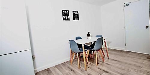 Hostal Luxurious Room With En-suite 3