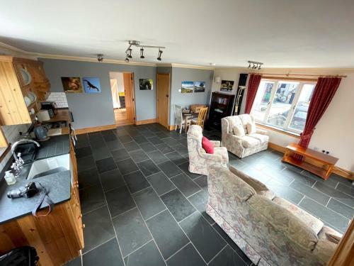 Pass The Keys Beautiful 2br House With Outstanding Views