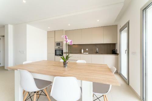 T2 Elia Apartment