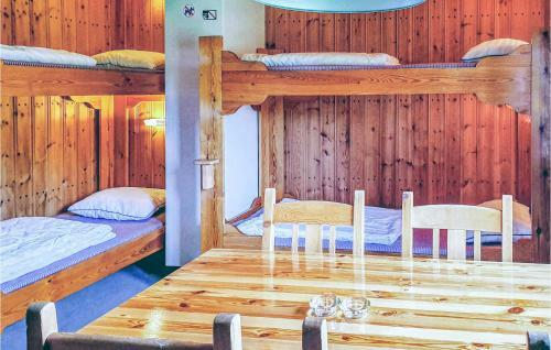 Stunning Home In Syssleb�ck W/