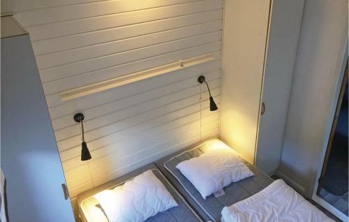 Three-bedroom Holiday Home In Syssleback