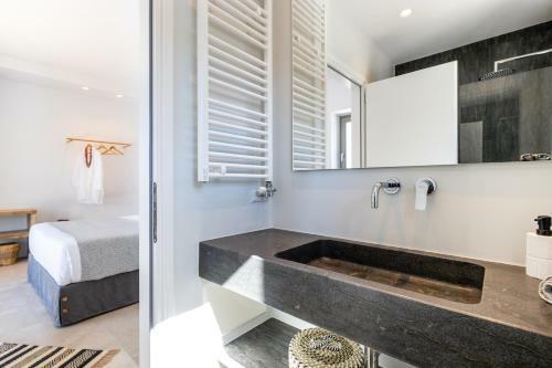 Eneos Seaview Villas With Pool, Paros