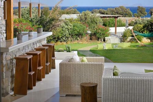 Beachfront Villa Cohyli, Kalafatis Beach