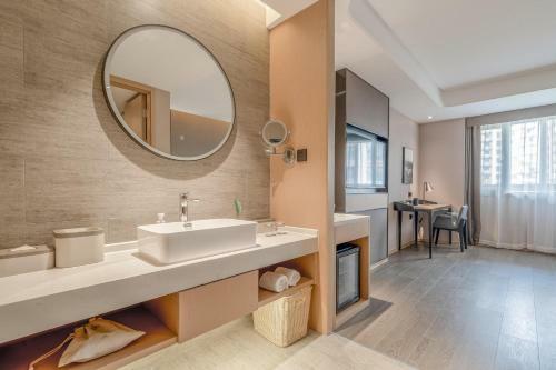 Atour Hotel Taizhou Maoye World
