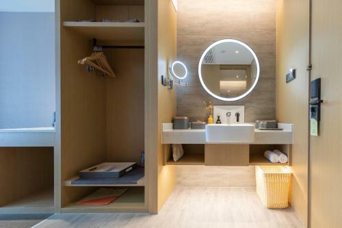 Atour Hotel Wuhan International Expo Center