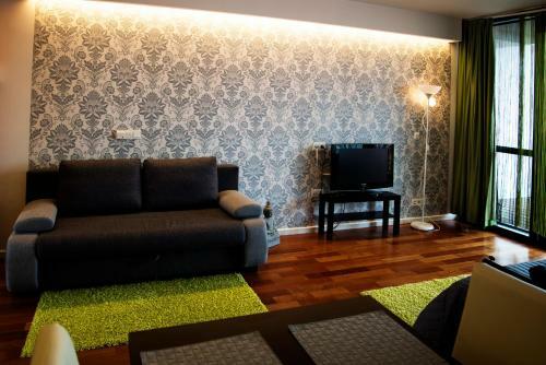 Modern Apartment With Lake View