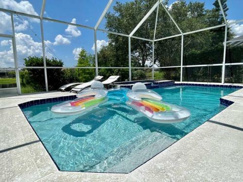 Pool & Waterfront House W/ Wi-fi + Hot Tub