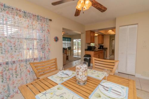 Sunny Days Bradenton Pool Home Minutes From Local Beaches Home