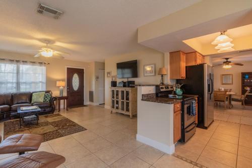 Sunny Days Bradenton Pool Home Minutes From Local Beaches Home