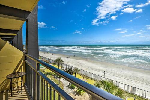 Apartamento Oceanfront Getaway With Beach And Pools Access!