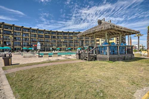 Apartamento Oceanfront Getaway With Beach And Pools Access!