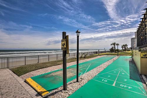 Apartamento Oceanfront Getaway With Beach And Pools Access!
