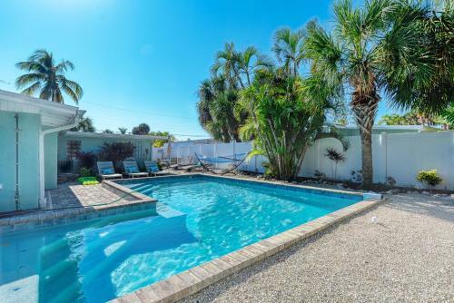 New Rental The Haven Unit 1 Heated Pool Home