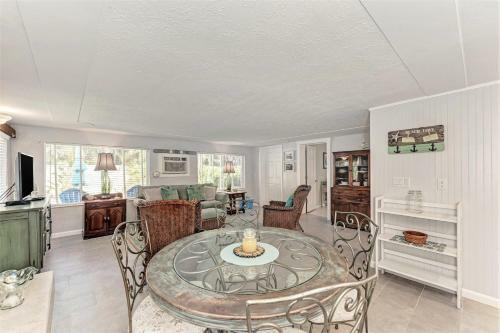 New Rental The Haven Unit 1 Heated Pool Home