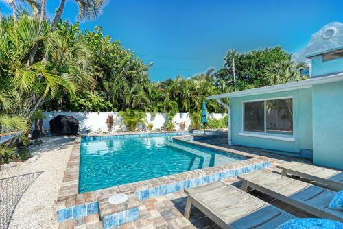 New Rental Private Heated Pool Sleeps 10 In Total Home