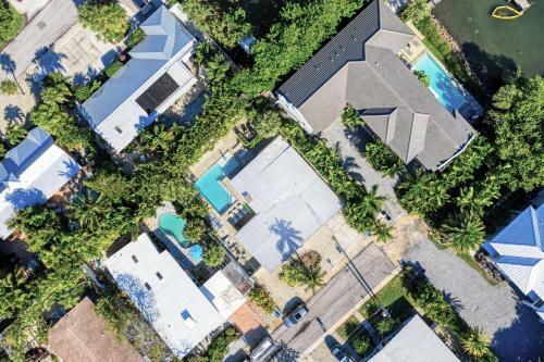 New Rental Private Heated Pool Sleeps 10 In Total Home