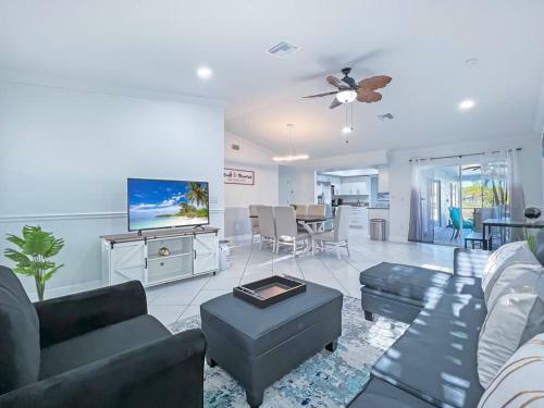 Pelican Central With Heated Pool