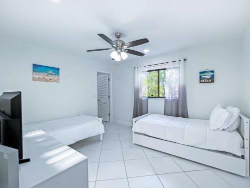 Pelican Central With Heated Pool