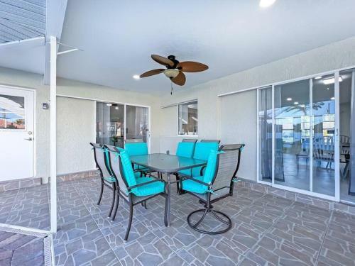 Pelican Central With Heated Pool